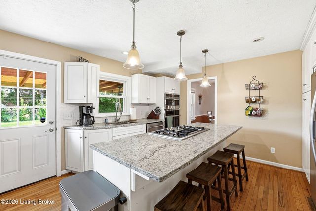 9805 Lanesboro Way, Louisville, KY 40242