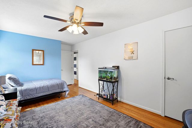 9805 Lanesboro Way, Louisville, KY 40242