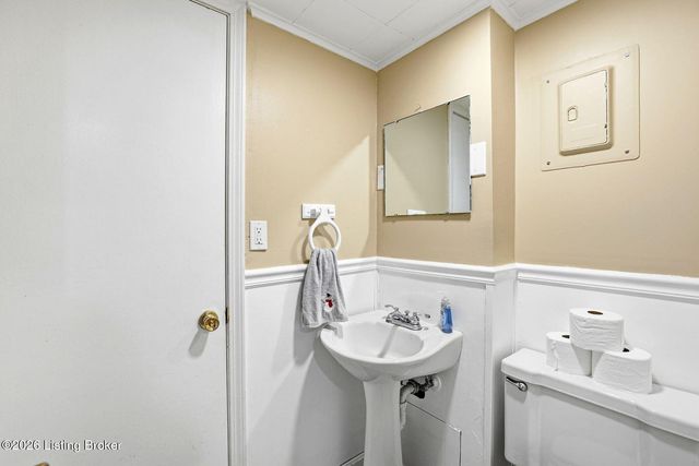 9805 Lanesboro Way, Louisville, KY 40242