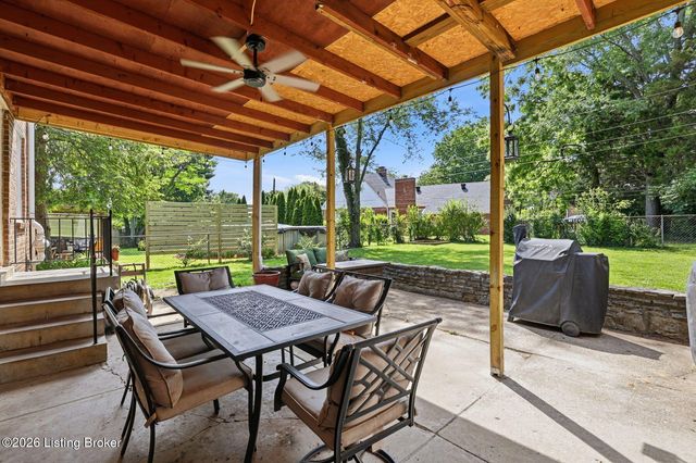 9805 Lanesboro Way, Louisville, KY 40242