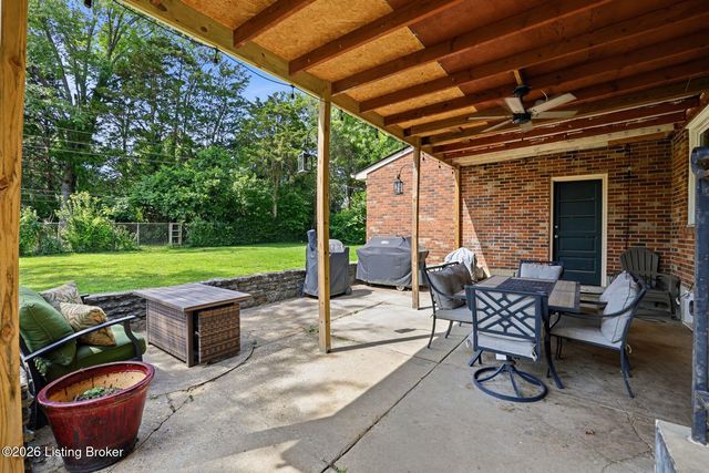 9805 Lanesboro Way, Louisville, KY 40242