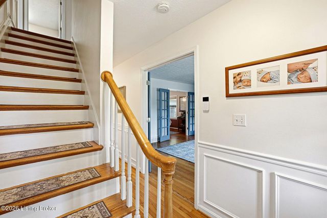 9805 Lanesboro Way, Louisville, KY 40242