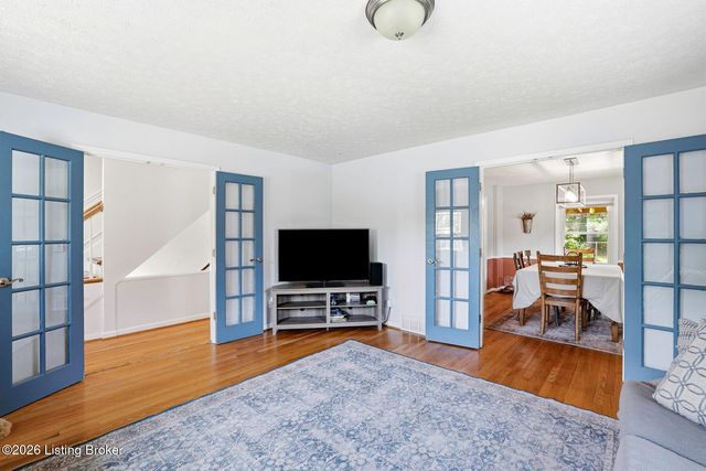9805 Lanesboro Way, Louisville, KY 40242