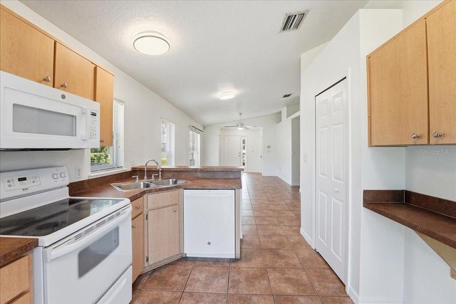 933 PECAN STREET, Oviedo, FL 32765