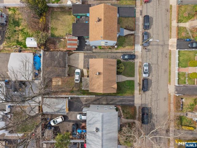 35 7th Avenue, Passaic, NJ 07055