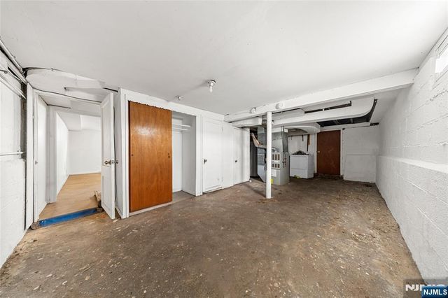 35 7th Avenue, Passaic, NJ 07055