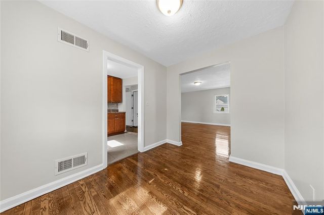 35 7th Avenue, Passaic, NJ 07055