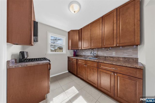 35 7th Avenue, Passaic, NJ 07055