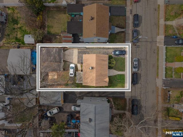 35 7th Avenue, Passaic, NJ 07055