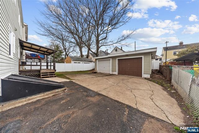 35 7th Avenue, Passaic, NJ 07055