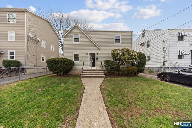 35 7th Avenue, Passaic, NJ 07055