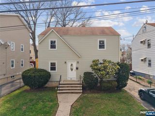 35 7th Avenue, Passaic, NJ 07055