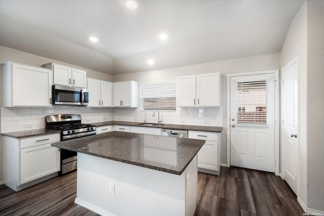 6139 AKIN PL, San Antonio, TX 78261