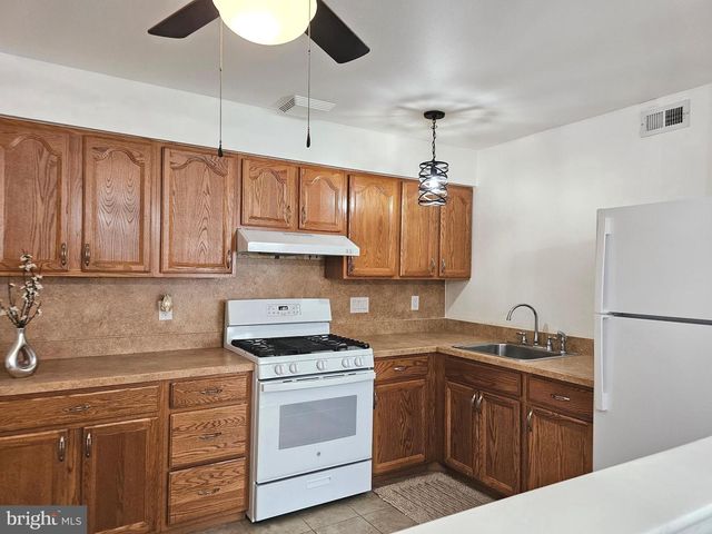 7125 LINDBERGH BLVD, Philadelphia, PA 19153