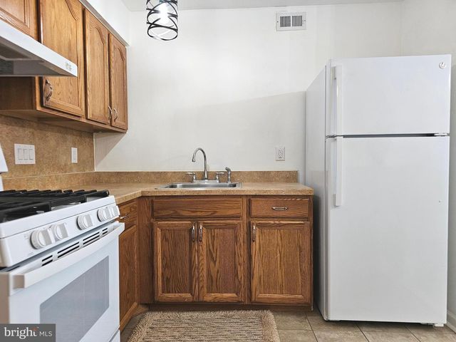 7125 LINDBERGH BLVD, Philadelphia, PA 19153