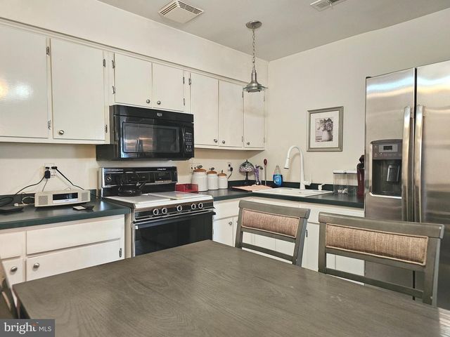 7125 LINDBERGH BLVD, Philadelphia, PA 19153