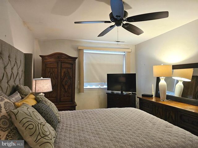 7125 LINDBERGH BLVD, Philadelphia, PA 19153