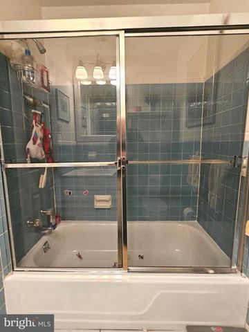 7125 LINDBERGH BLVD, Philadelphia, PA 19153