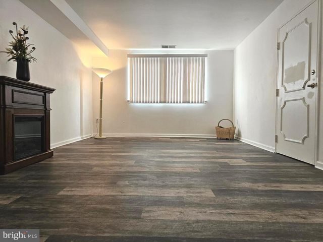 7125 LINDBERGH BLVD, Philadelphia, PA 19153