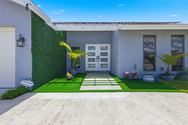23287 SW 60th Avenue, Boca Raton, FL 33428