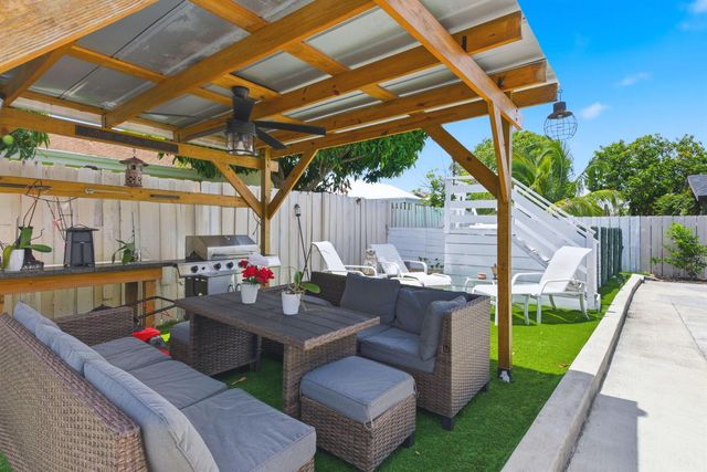 23287 SW 60th Avenue, Boca Raton, FL 33428