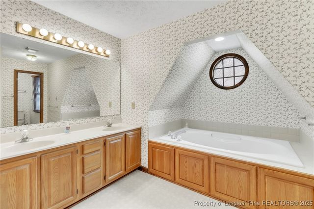28 Ravens Wood Circle, Sanford, NC 27332