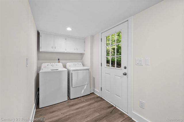 745 Hawthorne Drive, Bloomfield Hills, MI 48304