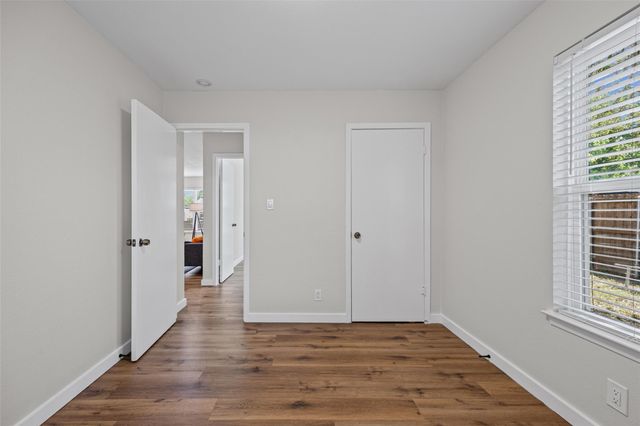 6211 Palm CIR, Austin, TX 78741