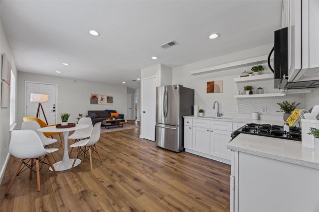6211 Palm CIR, Austin, TX 78741