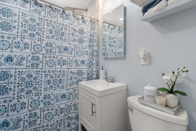 9 Aldwin Rd 1, Boston, MA 02131