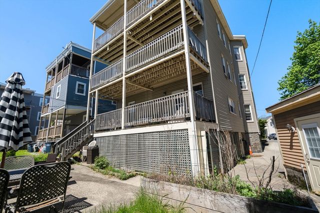 9 Aldwin Rd 1, Boston, MA 02131