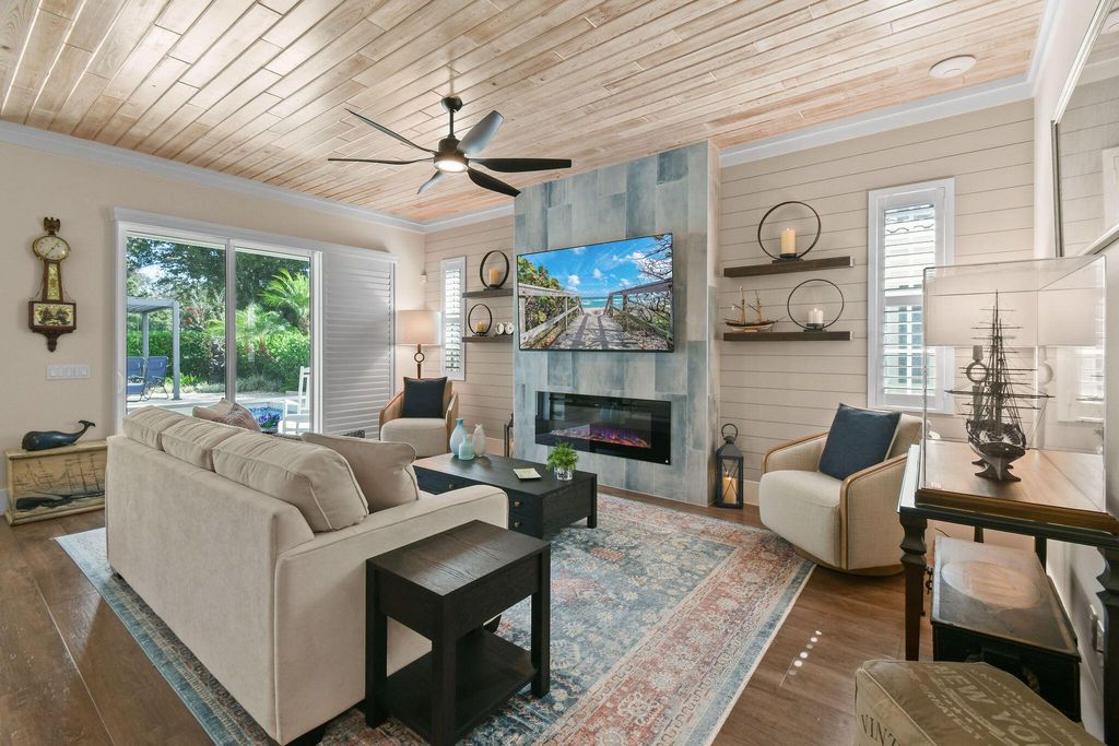 4015 Community Drive, Jupiter, FL 33458