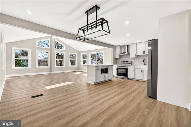 19158 DOWDEN CIR, Poolesville, MD 20837