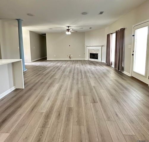11333 Hampton Ct, Denham Springs, LA 70726