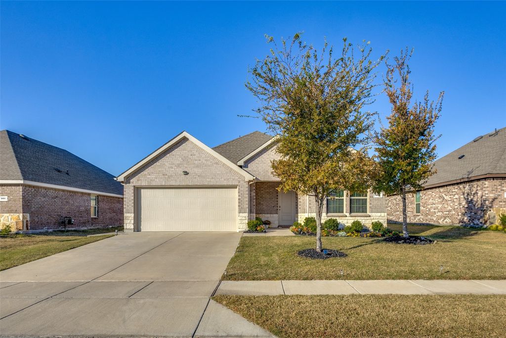 904 Stockton Pass Lane, Princeton, TX 75407