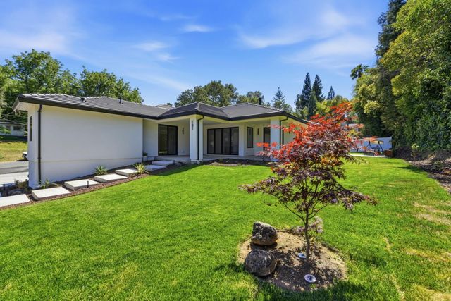 8061 Grand Ave, Fair Oaks, CA 95628