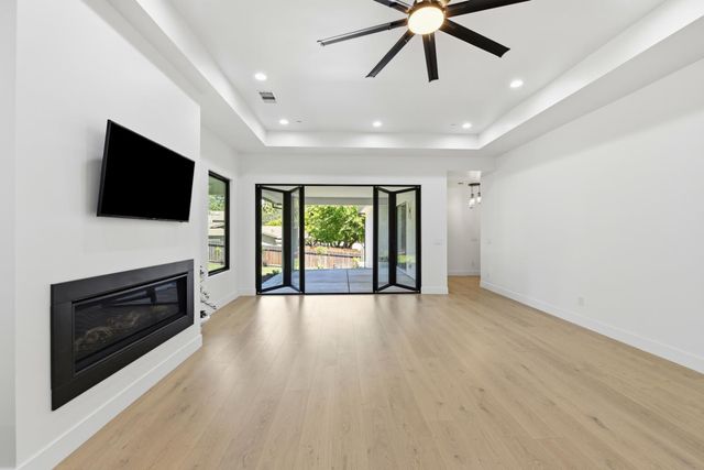 8061 Grand Ave, Fair Oaks, CA 95628