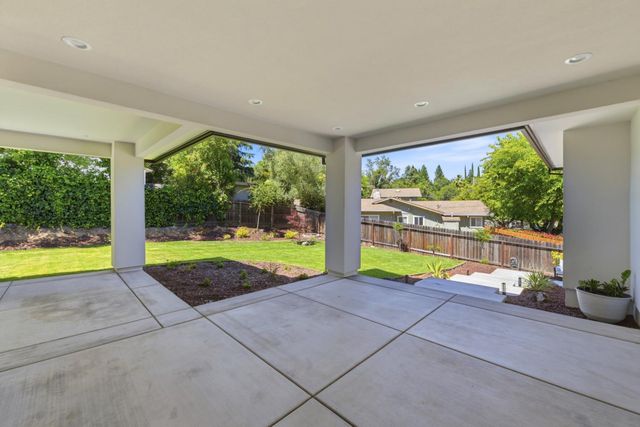 8061 Grand Ave, Fair Oaks, CA 95628