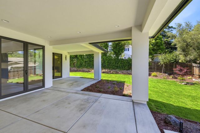 8061 Grand Ave, Fair Oaks, CA 95628