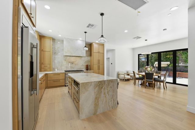 8061 Grand Ave, Fair Oaks, CA 95628