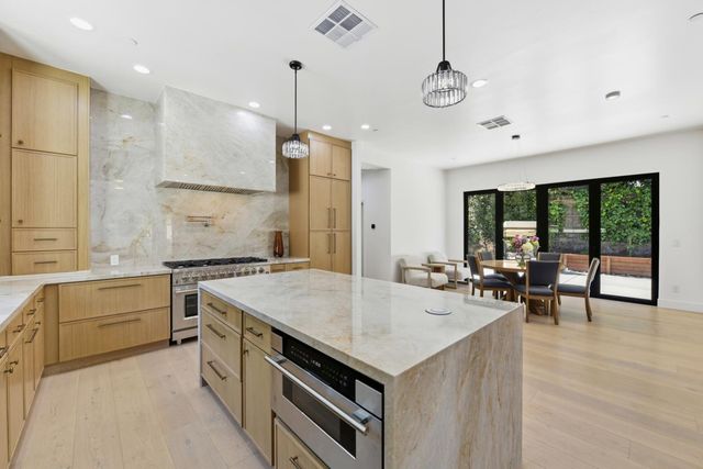8061 Grand Ave, Fair Oaks, CA 95628