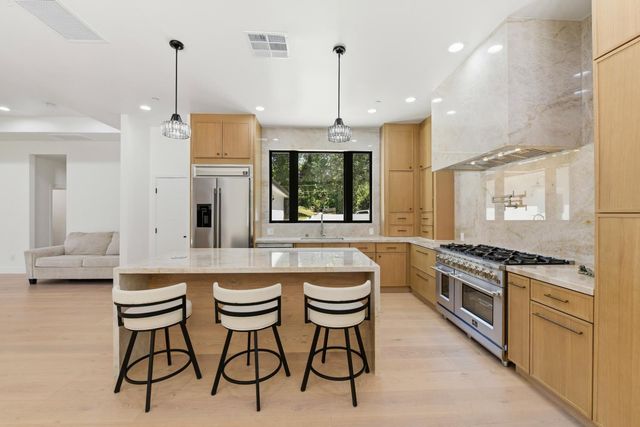8061 Grand Ave, Fair Oaks, CA 95628