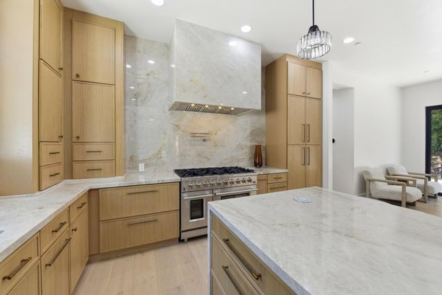 8061 Grand Ave, Fair Oaks, CA 95628