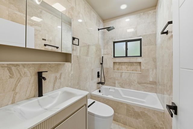 8061 Grand Ave, Fair Oaks, CA 95628