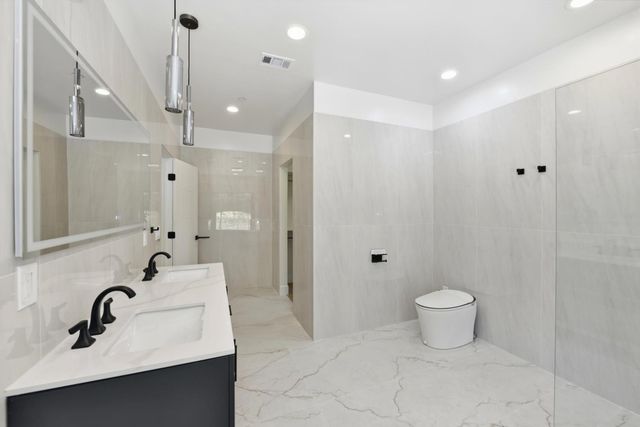 8061 Grand Ave, Fair Oaks, CA 95628