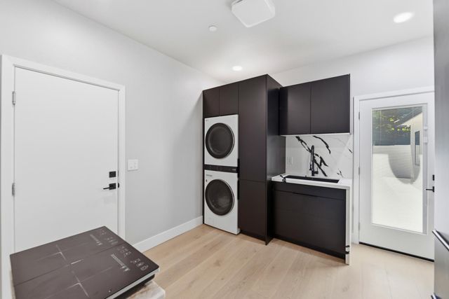 8061 Grand Ave, Fair Oaks, CA 95628