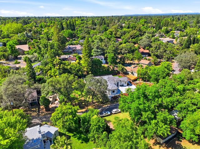 8061 Grand Ave, Fair Oaks, CA 95628