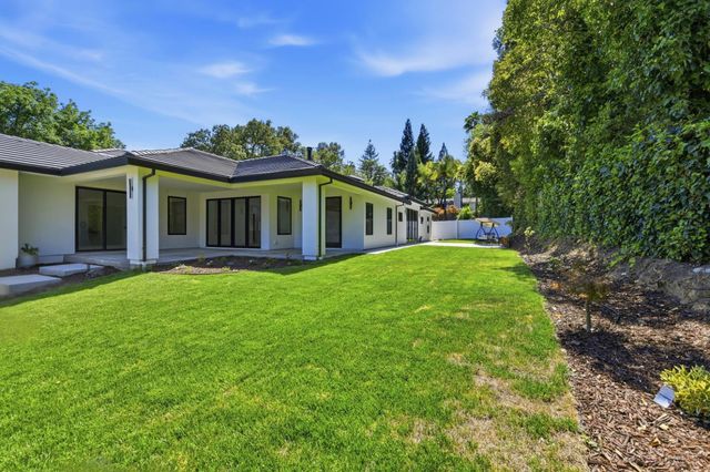 8061 Grand Ave, Fair Oaks, CA 95628