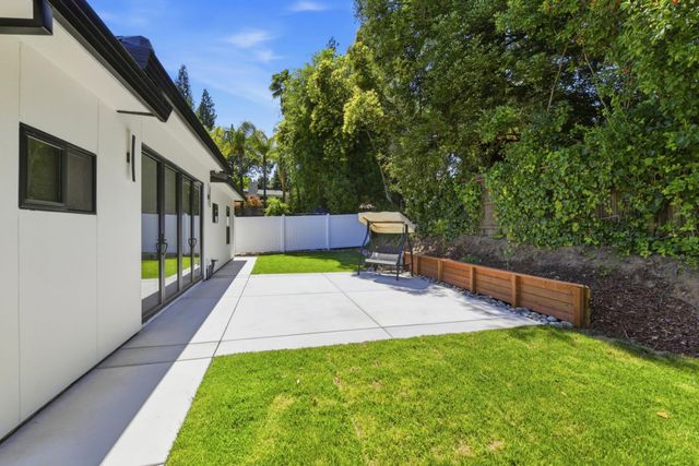 8061 Grand Ave, Fair Oaks, CA 95628