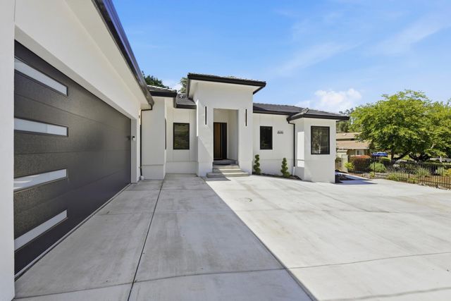 8061 Grand Ave, Fair Oaks, CA 95628